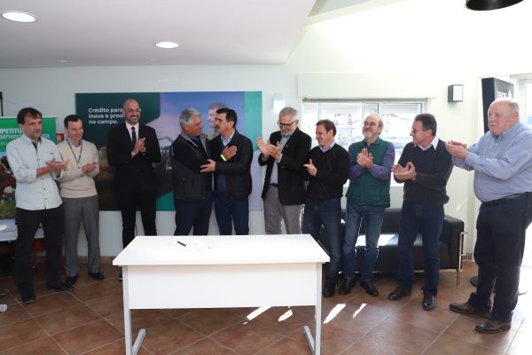 CCGL celebra parceria com BRDE para novos investimentos na sua unidade de Cruz Alta CCGL celebra parceria com BRDE para novos investimentos na sua unidade de Cruz Alta